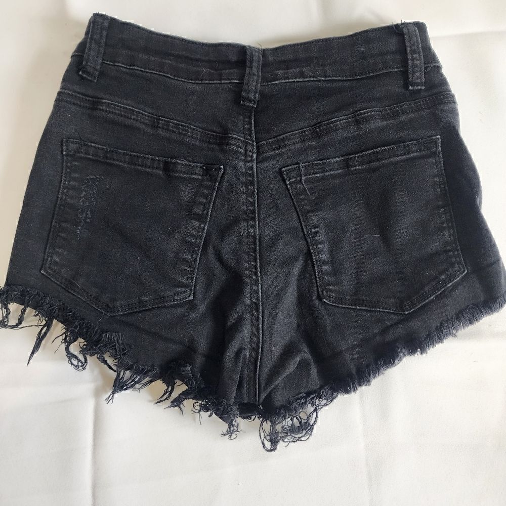 KanCan Black Distressed Denim Shorts Size 3/25  Style KC11143BK Cut#34412 - Picture 3 of 4